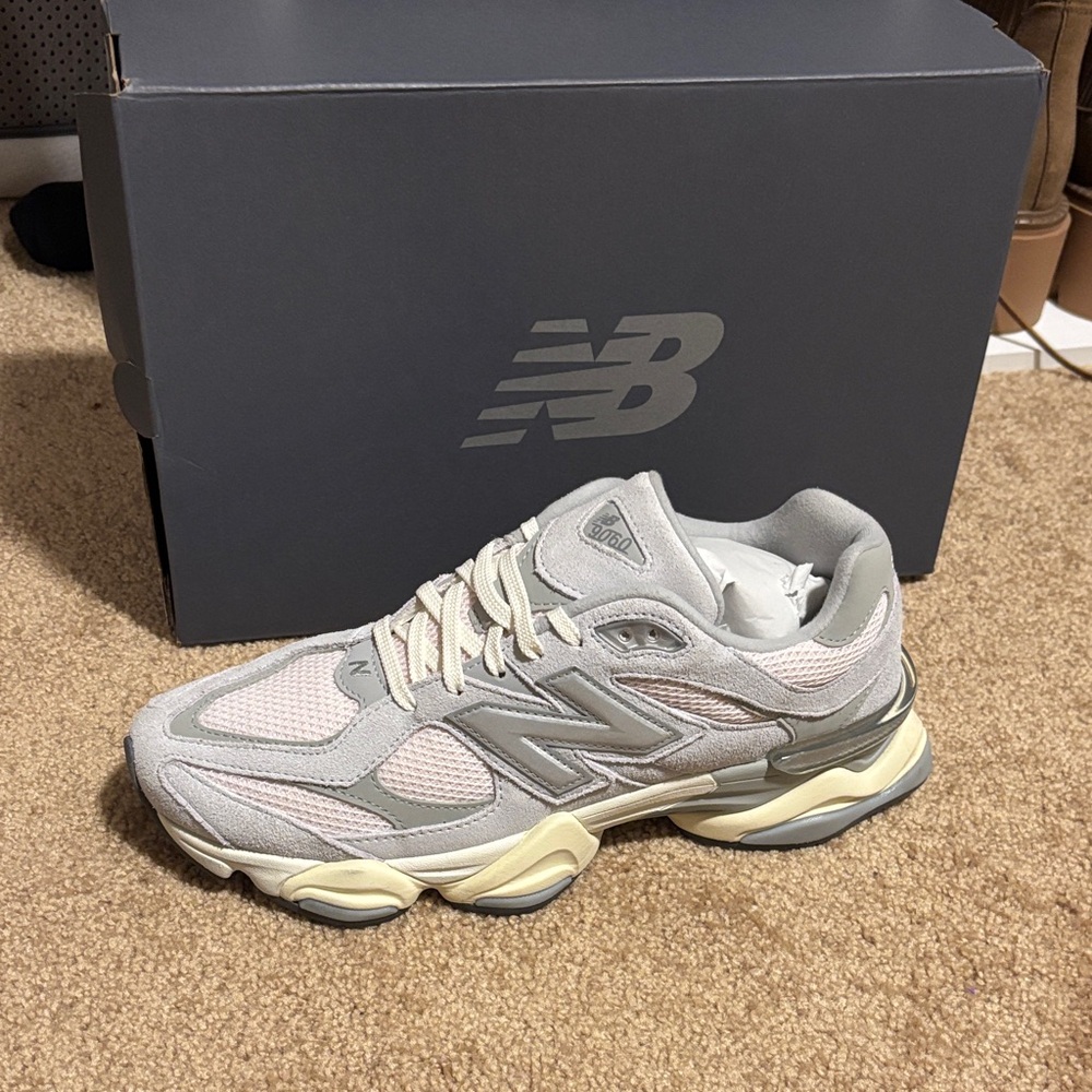 New Balance Cream and Gray Sneakers
